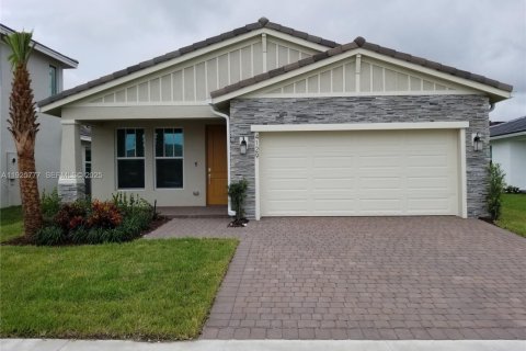 Снять в аренду виллу или дом в Дирфилд-Бич, Флорида 2 спальни, 147.71м2, № 1992734 - фото 1