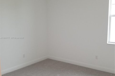 Снять в аренду виллу или дом в Дирфилд-Бич, Флорида 2 спальни, 147.71м2, № 1992734 - фото 21