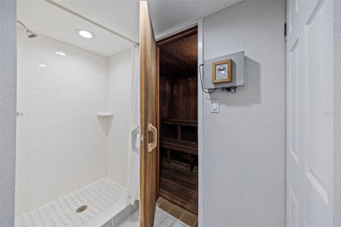 Condo in Tampa, Florida, 2 bedrooms № 2373436 - photo 30