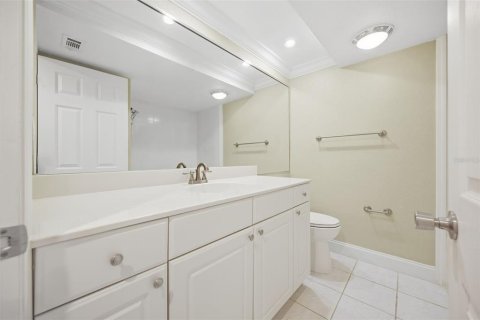 Condo in Tampa, Florida, 2 bedrooms № 2373436 - photo 10