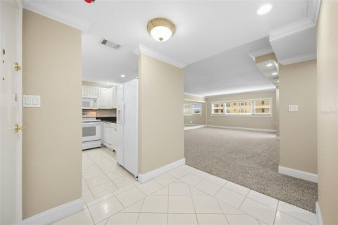 Condo in Tampa, Florida, 2 bedrooms № 2373436 - photo 3
