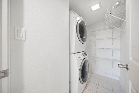 Condo in Tampa, Florida, 2 bedrooms № 2373436 - photo 19
