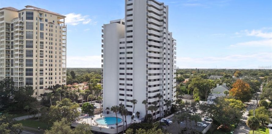 Condo in Tampa, Florida, 2 bedrooms № 2373436