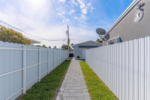 Casa en alquiler en Homestead, Florida, 4 dormitorios, 199.74 m2 № 2054632 - foto 8