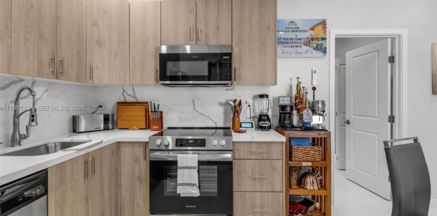 Casa en Homestead, Florida 4 dormitorios, 199.74 m2 № 2054632