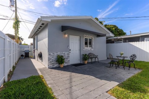 Casa en alquiler en Homestead, Florida, 4 dormitorios, 199.74 m2 № 2054632 - foto 9