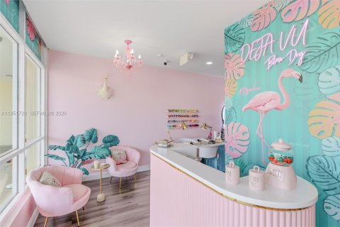 Propiedad comercial en venta en Hialeah, Florida № 2006267 - foto 13