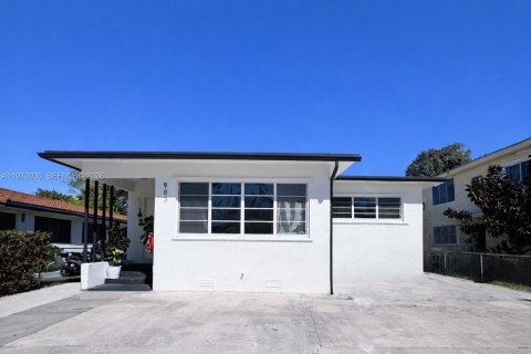 Commercial property in Miami Beach, Florida 249.44 sq.m. № 2032629