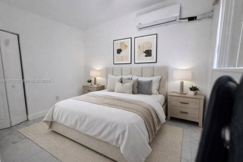 Commercial property in Miami Beach, Florida 249.44 sq.m. № 2032629 - photo 6