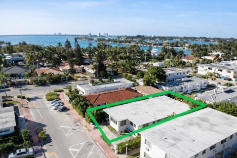 Commercial property in Miami Beach, Florida 249.44 sq.m. № 2032629 - photo 12