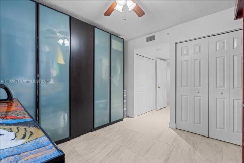 Condo in Fort Lauderdale, Florida, 2 bedrooms  № 1933364 - photo 22