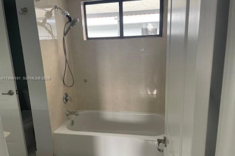 Condominio en venta en Miami, Florida, 3 dormitorios, 120.12 m2 № 2043996 - foto 15