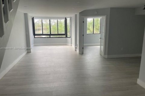 Condominio en Miami, Florida, 3 dormitorios  № 2043996