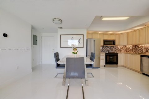 Condominio en venta en Miami, Florida, 2 dormitorios, 80.45 m2 № 1745659 - foto 4