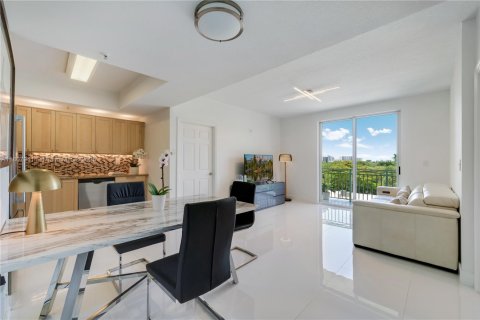 Condominio en venta en Miami, Florida, 2 dormitorios, 80.45 m2 № 1745659 - foto 1