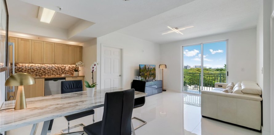 Condominio en Miami, Florida, 2 dormitorios № 1745659