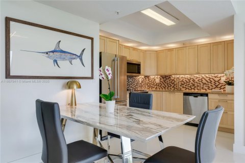 Condominio en venta en Miami, Florida, 2 dormitorios, 80.45 m2 № 1745659 - foto 3