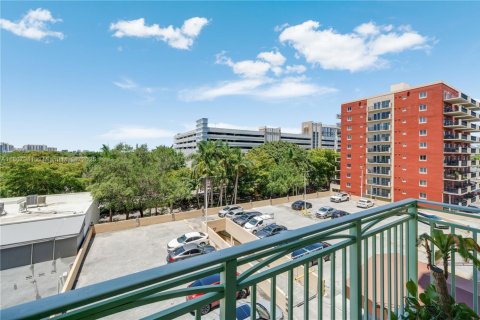 Condominio en venta en Miami, Florida, 2 dormitorios, 80.45 m2 № 1745659 - foto 11