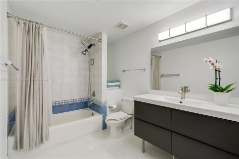 Condominio en venta en Miami, Florida, 2 dormitorios, 80.45 m2 № 1745659 - foto 14