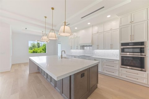 House in Tarpon Springs, Florida 4 bedrooms, 236.25 sq.m. № 2223623 - photo 17