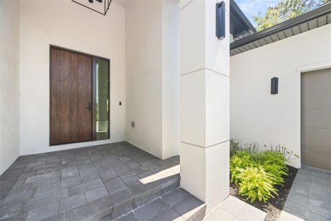 House in Tarpon Springs, Florida 4 bedrooms, 236.25 sq.m. № 2223623 - photo 8