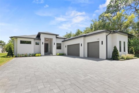 Villa ou maison à Tarpon Springs, Floride 4 chambres, 236.25 m2 № 2223623