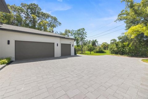 House in Tarpon Springs, Florida 4 bedrooms, 236.25 sq.m. № 2223623 - photo 5