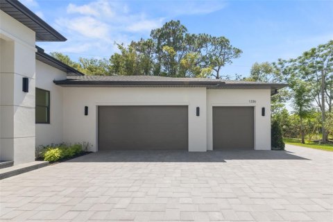 House in Tarpon Springs, Florida 4 bedrooms, 236.25 sq.m. № 2223623 - photo 6
