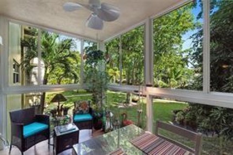 Condominio en venta en Lauderdale Lakes, Florida, 2 dormitorios, 87.7 m2 № 2249268 - foto 3