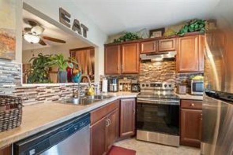 Condominio en Lauderdale Lakes, Florida, 2 dormitorios  № 2249268
