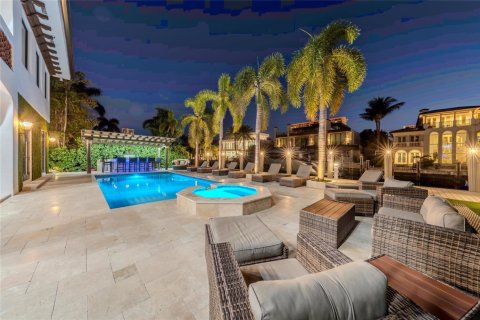 Casa en venta en Fort Lauderdale, Florida, 7 dormitorios, 416.57 m2 № 2242312 - foto 10