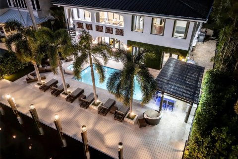 Casa en venta en Fort Lauderdale, Florida, 7 dormitorios, 416.57 m2 № 2242312 - foto 2