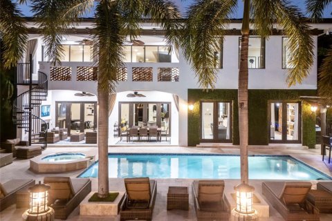 Casa en venta en Fort Lauderdale, Florida, 7 dormitorios, 416.57 m2 № 2242312 - foto 4