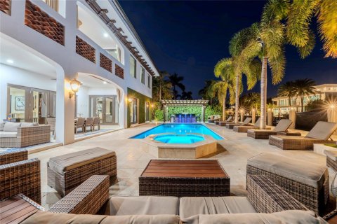 Casa en venta en Fort Lauderdale, Florida, 7 dormitorios, 416.57 m2 № 2242312 - foto 5