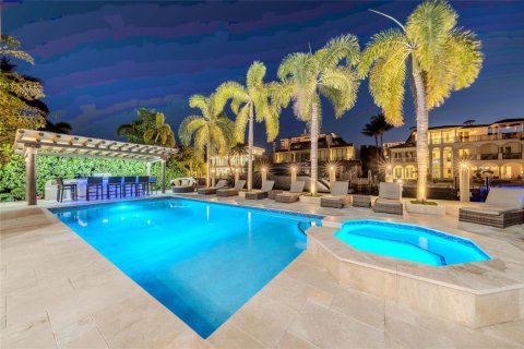 Casa en venta en Fort Lauderdale, Florida, 7 dormitorios, 416.57 m2 № 2242312 - foto 7