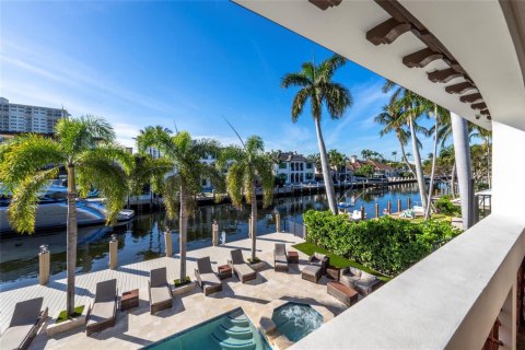 Casa en venta en Fort Lauderdale, Florida, 7 dormitorios, 416.57 m2 № 2242312 - foto 23