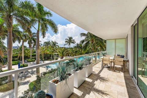 Condo in Pompano Beach, Florida, 2 bedrooms № 2173394