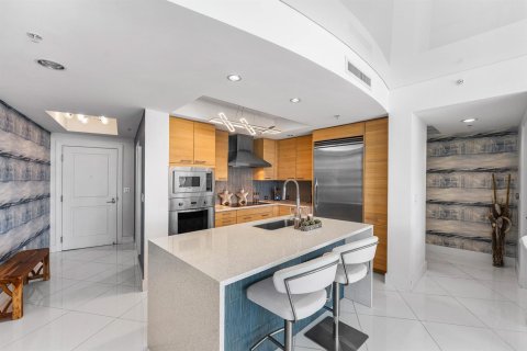 Condo in Pompano Beach, Florida, 2 bedrooms  № 2173394 - photo 13
