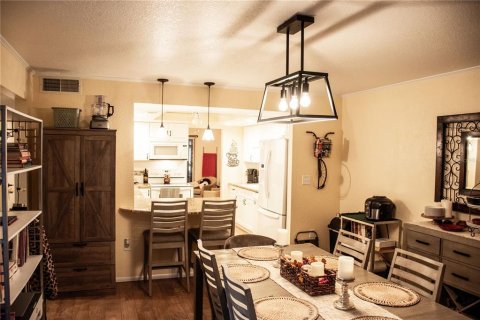 Townhouse in Fern Park, Florida 4 bedrooms, 184.13 sq.m. № 2204941 - photo 6