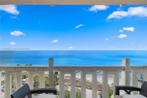 Condo in Key Biscayne, Florida, 2 bedrooms  № 2078998