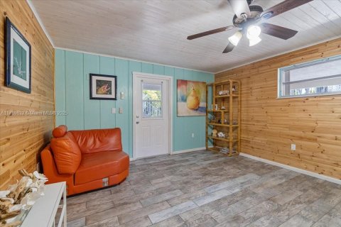 House in Big Pine Key, Florida 3 bedrooms, 124.86 sq.m. № 1867677 - photo 23