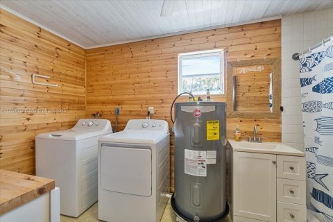 House in Big Pine Key, Florida 3 bedrooms, 124.86 sq.m. № 1867677 - photo 26