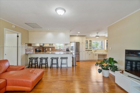 House in Big Pine Key, Florida 3 bedrooms, 124.86 sq.m. № 1867677 - photo 4