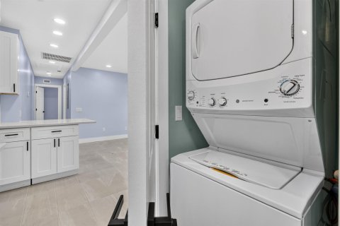 Villa ou maison à louer à West Palm Beach, Floride: 3 chambres, 92.9 m2 № 2423022 - photo 10