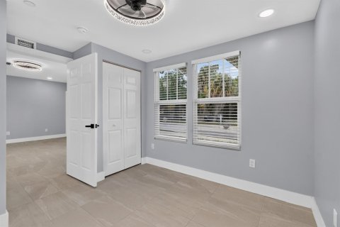 Villa ou maison à louer à West Palm Beach, Floride: 3 chambres, 92.9 m2 № 2423022 - photo 11