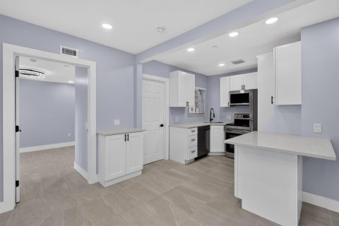 Villa ou maison à louer à West Palm Beach, Floride: 3 chambres, 92.9 m2 № 2423022 - photo 22
