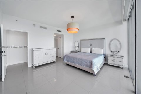 Купить кондоминиум в Майами-Бич, Флорида 2 спальни, 119.84м2, № 2023015 - фото 21