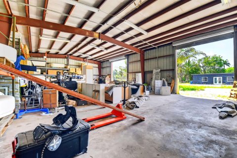 Commercial property in Lake Worth, Florida № 2246289 - photo 29