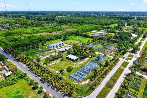 Commercial property in Lake Worth, Florida № 2246289 - photo 5