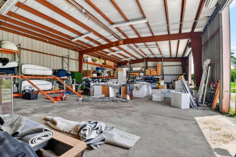 Commercial property in Lake Worth, Florida № 2246289 - photo 27